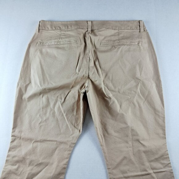 Old Navy Mid Rise Bootcut Khaki Pants Women's Size 14 Petite Rolled Oats Chino - Picture 4 of 8